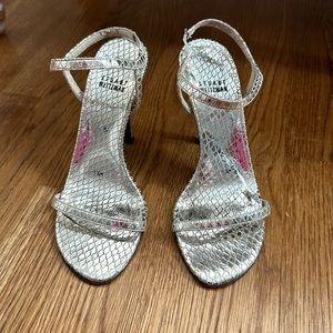 Stuart Weitzman size 5.5 nudist heels